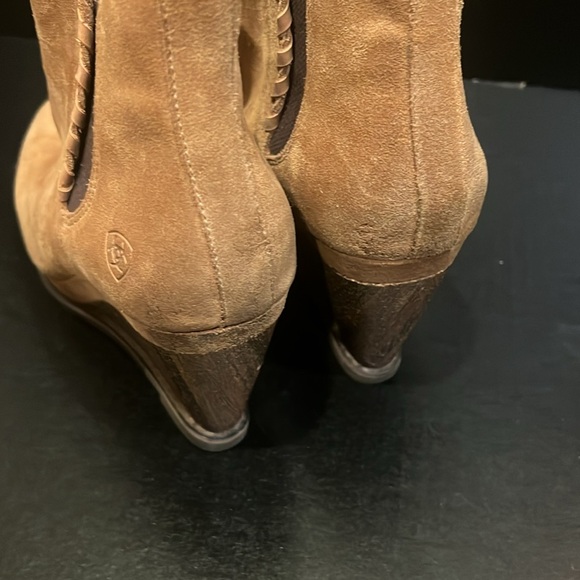 NWOT Women’s Western Ariat Leather Wedge Ankle Boots in Cognac - Picture 8 of 10